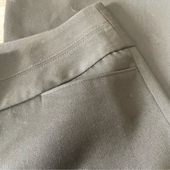 Express brand, Editor flared leg pants in black, size 4S - Picture 4 of 7